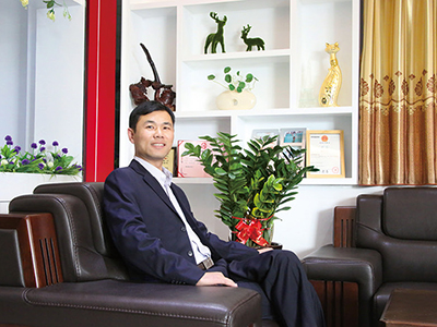 千吉照明-董事長（zhǎng）