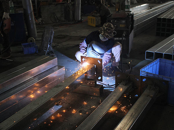 燈具（jù）底盤焊接