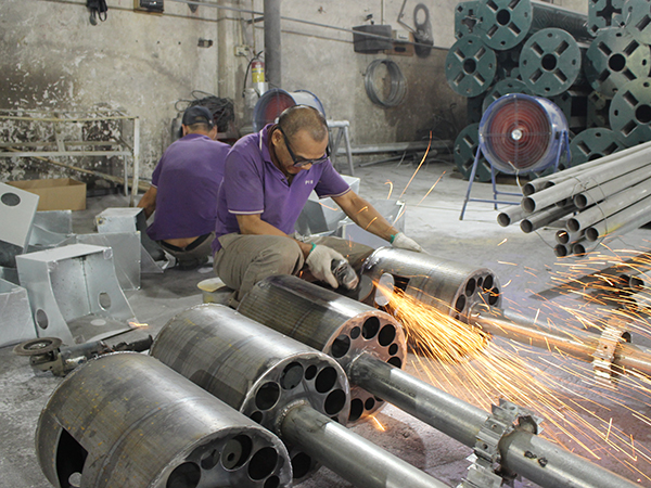 燈具打（dǎ）磨（mó）、齊頭