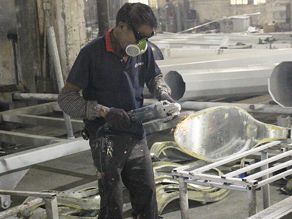 燈具（jù）打磨、齊（qí）頭