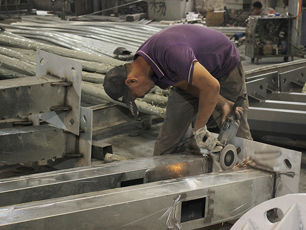 燈具打磨、齊頭